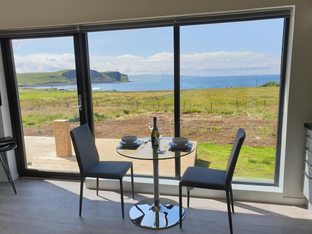Flora'S Cliff View Villa Kilmuir  Exterior photo