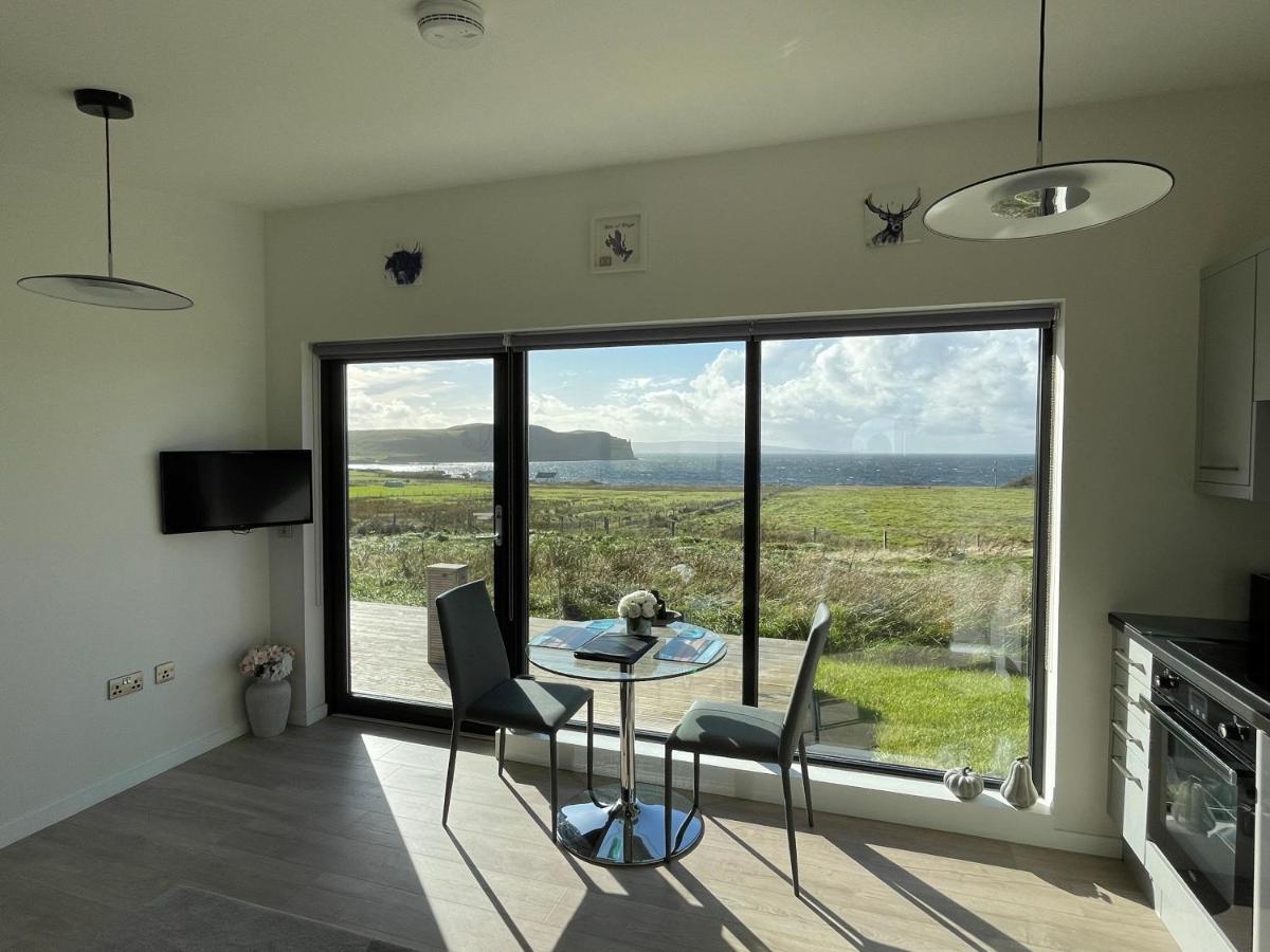 Flora'S Cliff View Villa Kilmuir  Exterior photo