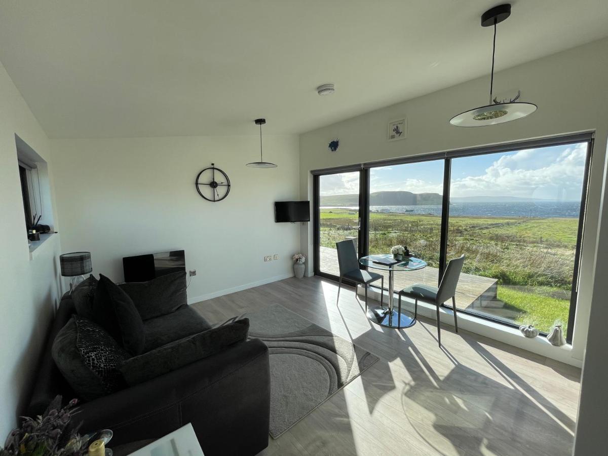 Flora'S Cliff View Villa Kilmuir  Exterior photo