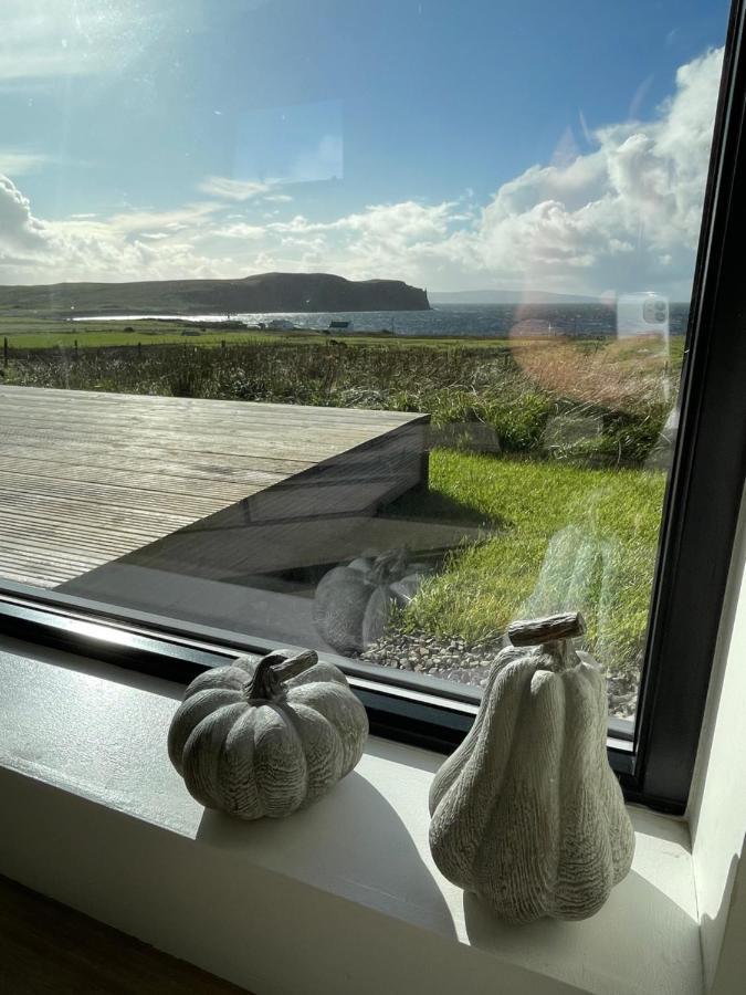 Flora'S Cliff View Villa Kilmuir  Exterior photo