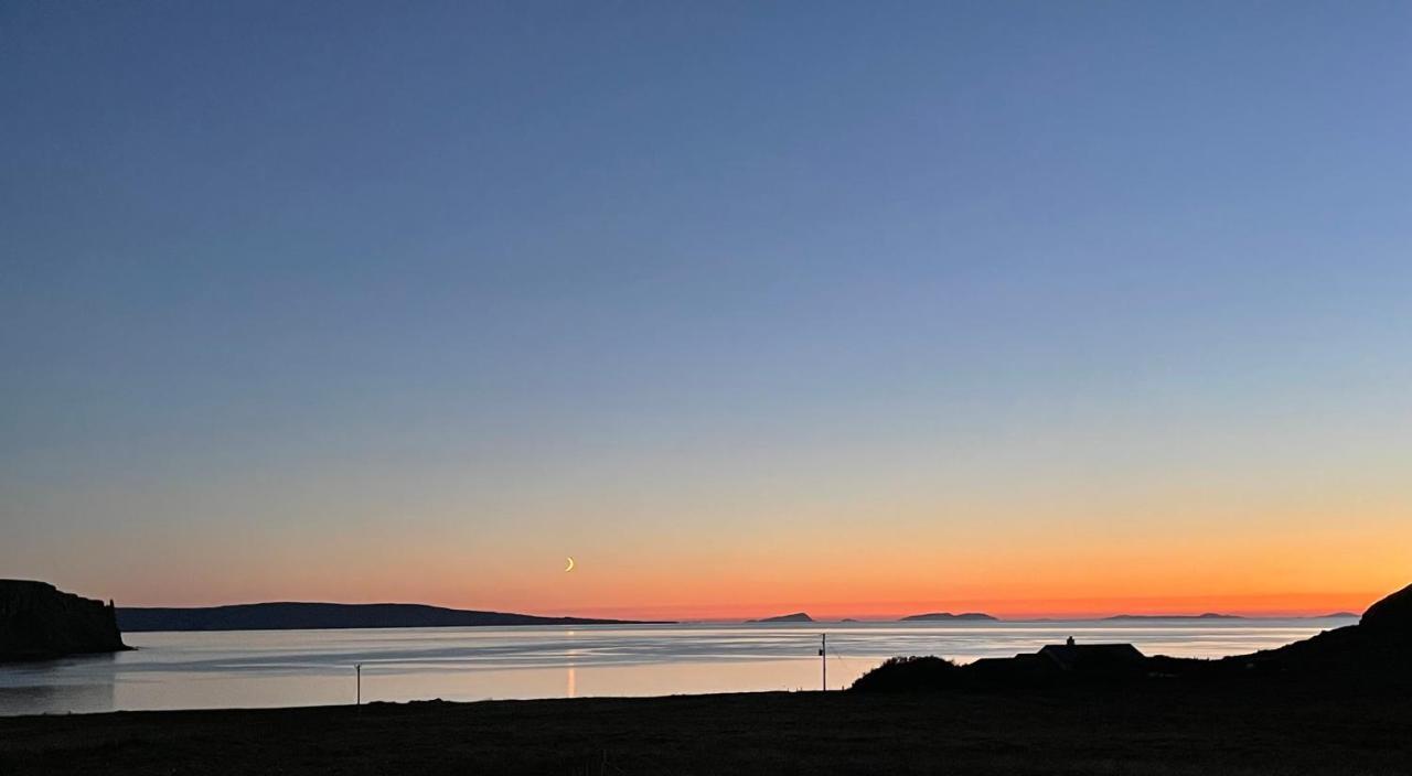 Flora'S Cliff View Villa Kilmuir  Exterior photo