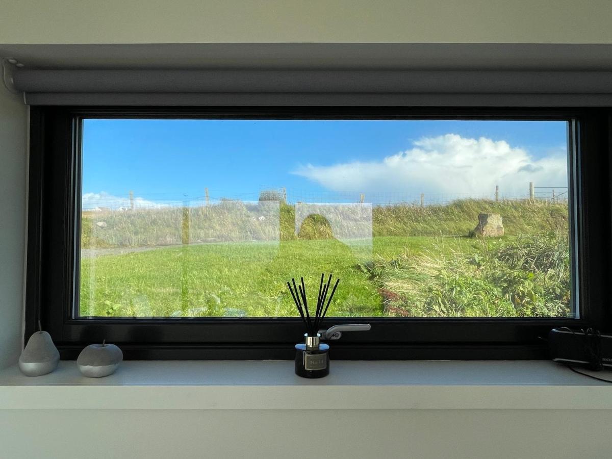 Flora'S Cliff View Villa Kilmuir  Exterior photo