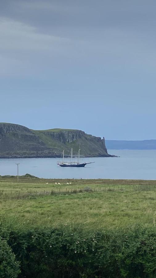 Flora'S Cliff View Villa Kilmuir  Exterior photo