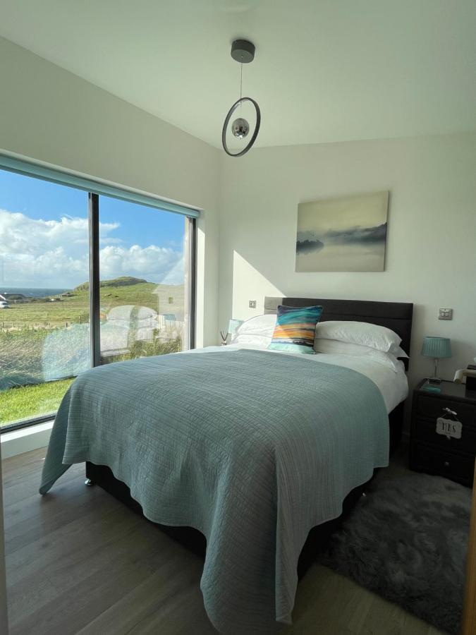 Flora'S Cliff View Villa Kilmuir  Exterior photo